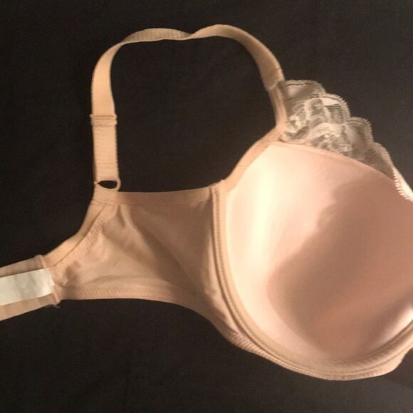 Chantelle Orangerie Lace Plunge Bra - Picture 7 of 8